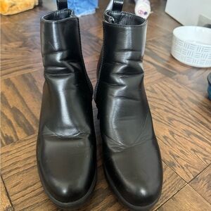 Day vine black booties worn 2x size 41